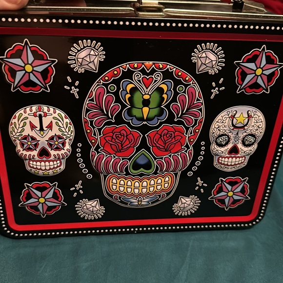 Lunchbox - Picture 2 of 7